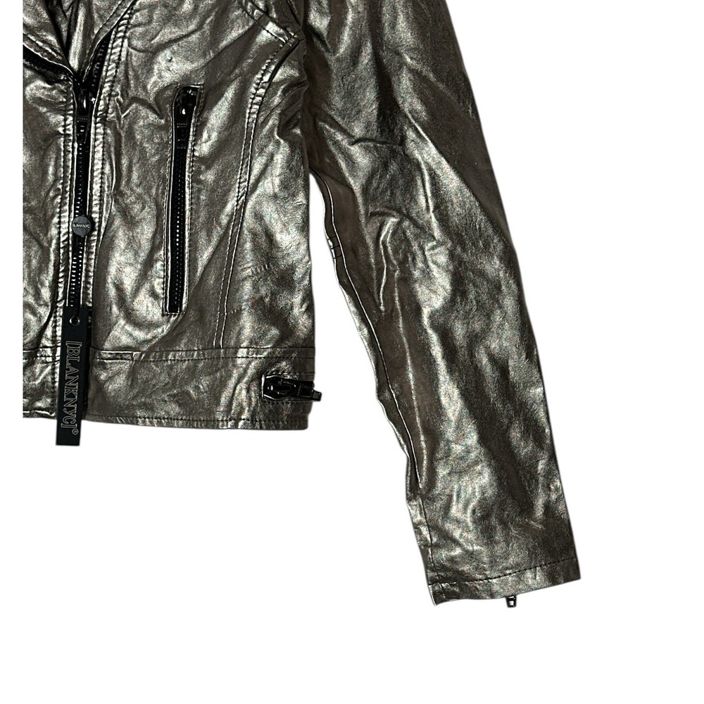 New Blank NYC Jacket Women's XS Silver Faux Leather Pockets Moto Crop Outdoor - Picture 9 of 13